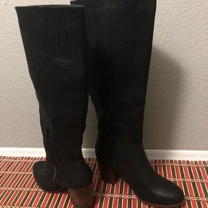 Woman winter boot (xoxo) size 10